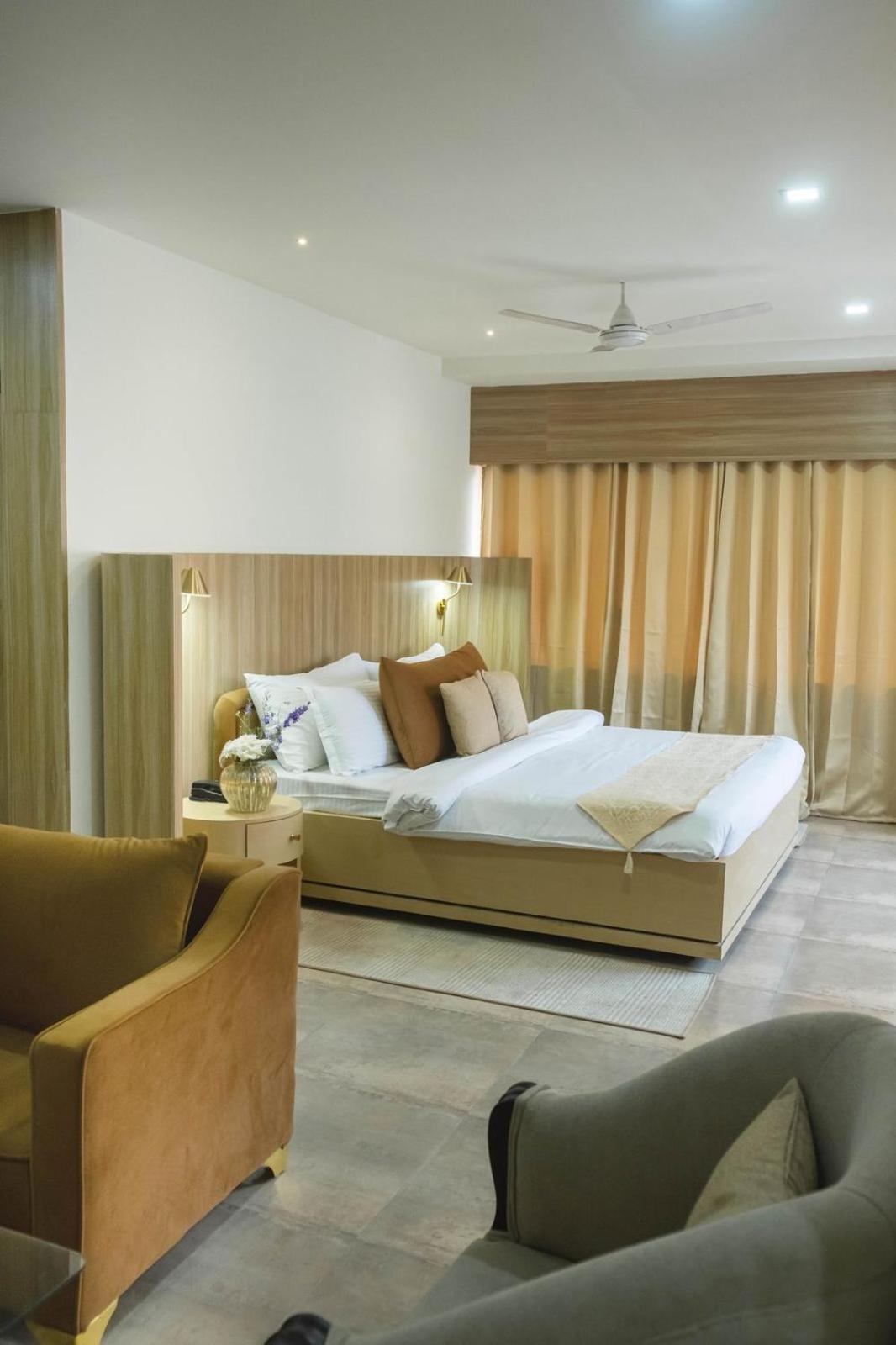 Hotel Lake Shilloi Dimāpur エクステリア 写真
