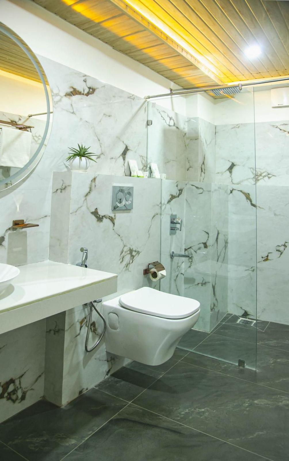 Hotel Lake Shilloi Dimāpur エクステリア 写真