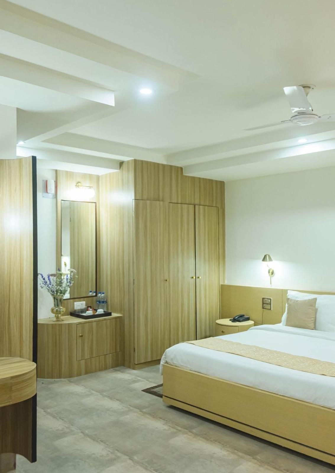 Hotel Lake Shilloi Dimāpur エクステリア 写真