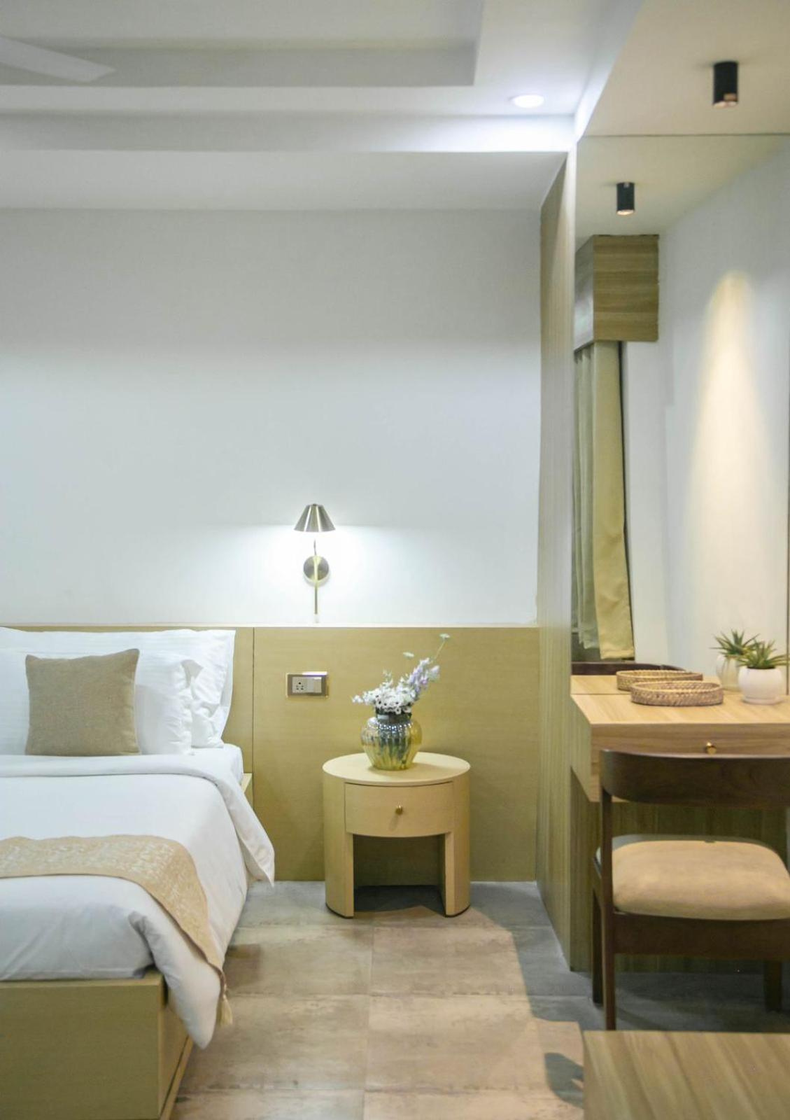 Hotel Lake Shilloi Dimāpur エクステリア 写真